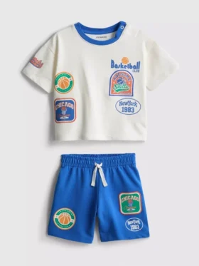 0–36 kk | koripallokuviollinen t-paita ja Shortsit