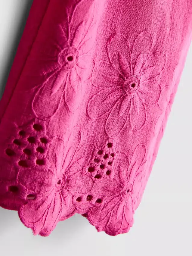 1,5–8 v. | broderie-housut