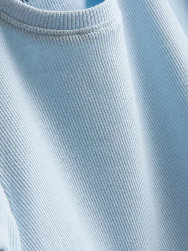 1,5–8 v. | ribbineuloksella reunustettu t-paita