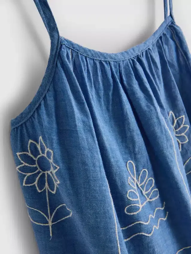1,5–9 v. | brodeerattu chambray-cami-mekko