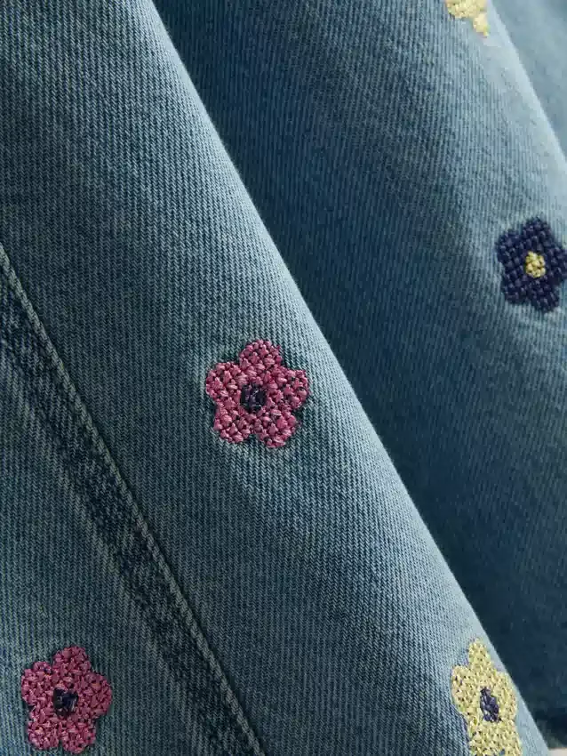 1,5–9 v. | brodeerattu denim-mekko
