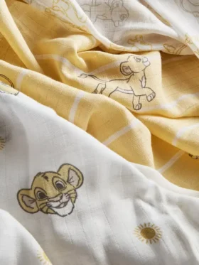 3 kpl:n pakkaus Disneyn Leijonakuningas-musliinivaatteet