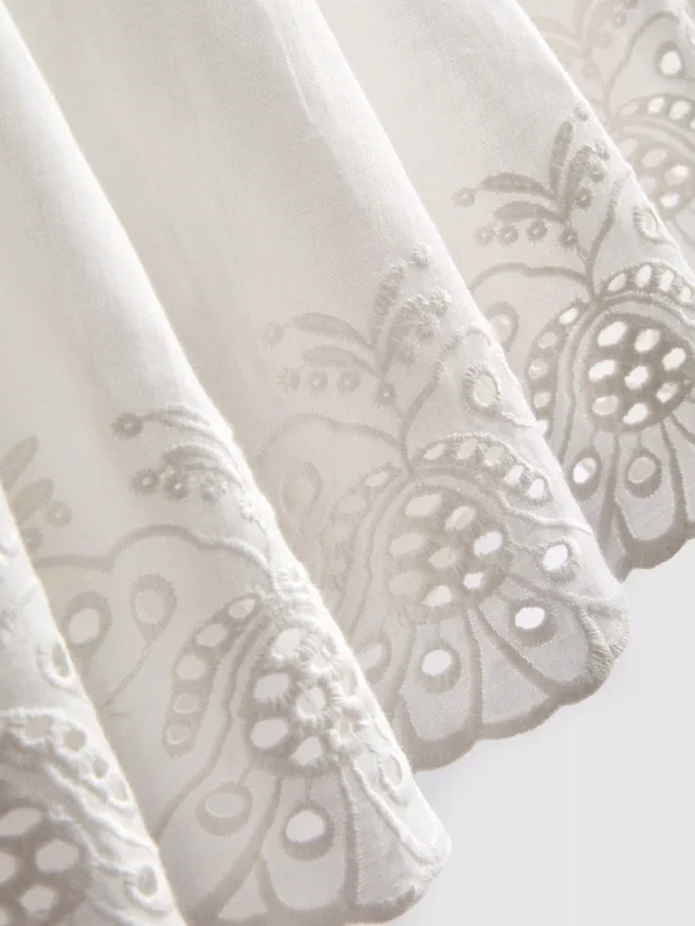 7–15 v. | broderie anglaise -hame