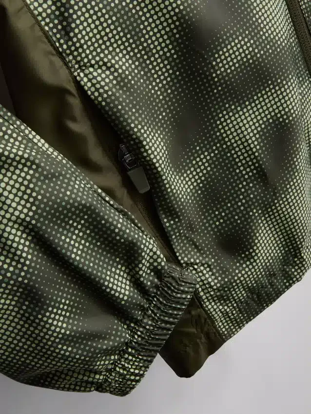 7–15-vuotiaille | camouflage-kuvioinen vetoketjullinen urheilutakki