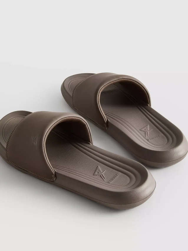Aktiiviseen vapaa-aikaan sopivat sandaalit
