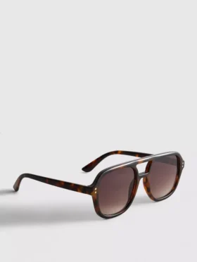 Aviator-tyyliset aurinkolasit