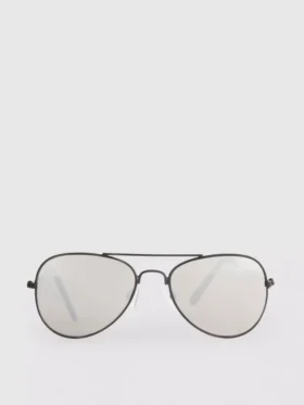 Aviator-tyyliset aurinkolasit
