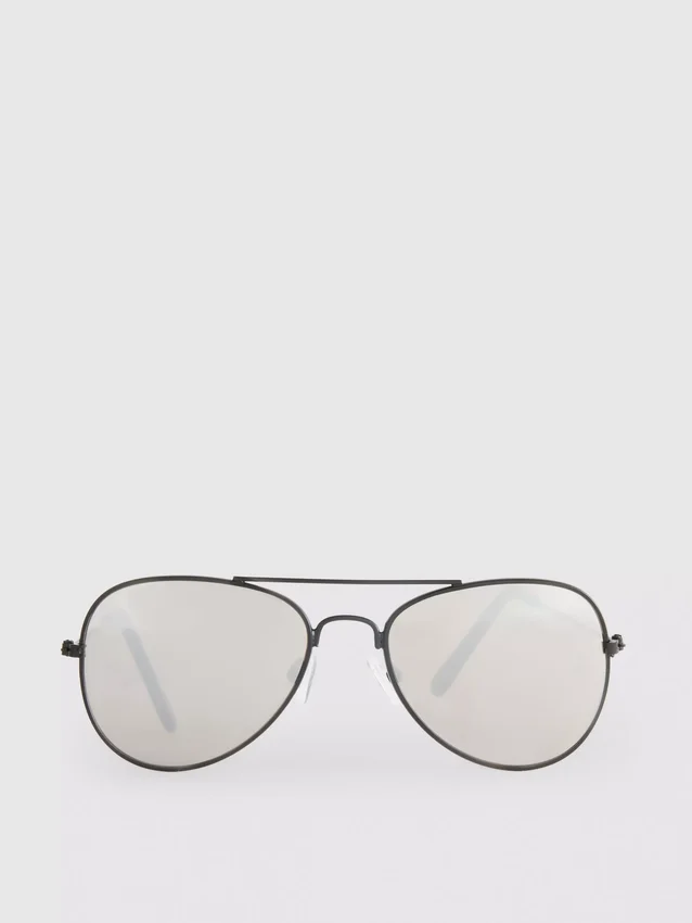 Aviator-tyyliset aurinkolasit