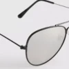 Aviator-tyyliset aurinkolasit
