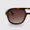 Aviator-tyyliset aurinkolasit