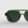 Aviator-tyyliset aurinkolasit