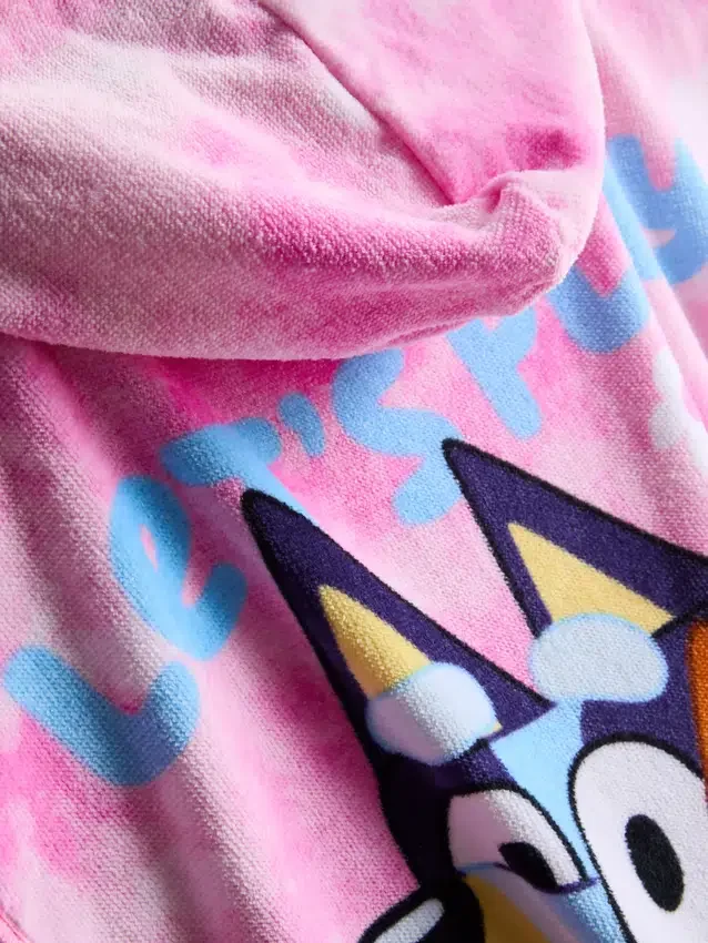 Bluey-huppuponcho froteekankaasta