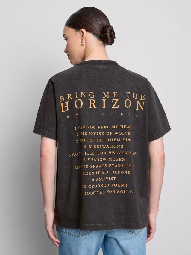 Bring me the horizon -grafiikkat-kauluspaita