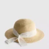 Broderie anglaise -kudottu hattu