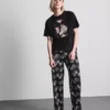 Buffy, vampyyrintappaja -kuvioiset pyjamat