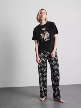 Buffy, vampyyrintappaja -kuvioiset pyjamat