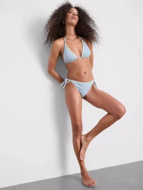 Daisy-koristeinen gingham-kuvioinen kolmiomainen bikiniliivi