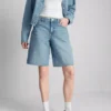 Denim-bermudashortsit, joissa on leikkaamaton helma