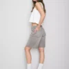 Denim-bermudashortsit, joissa on leikkaamaton helma