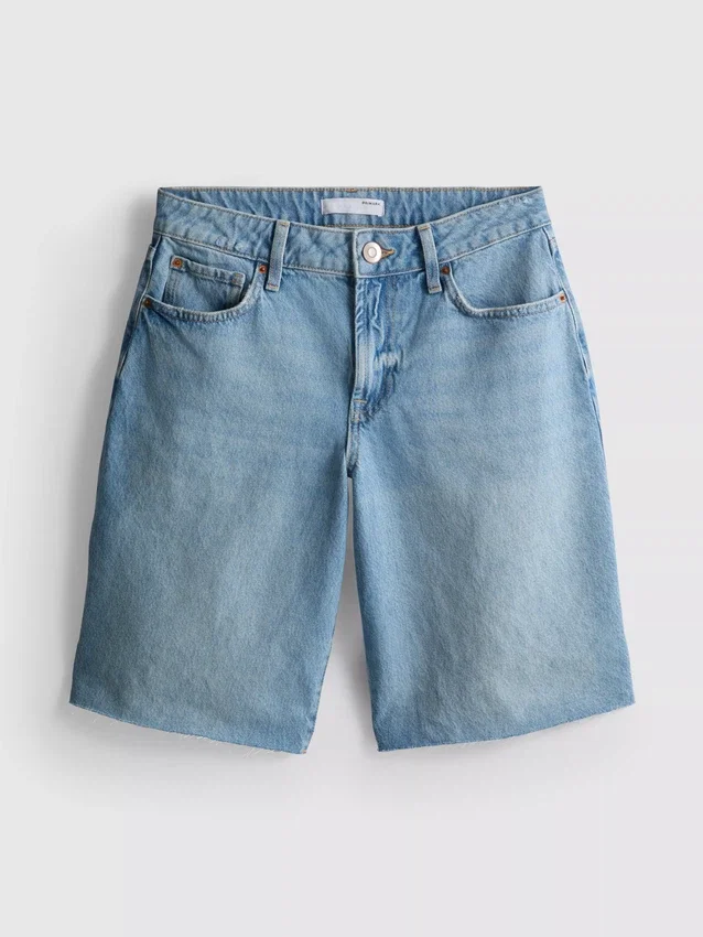 Denim-bermudashortsit, joissa on leikkaamaton helma