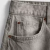 Denim-bermudashortsit, joissa on leikkaamaton helma