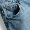Denim-bermudashortsit, joissa on leikkaamaton helma