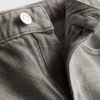 Denim-bermudashortsit, joissa on leikkaamaton helma