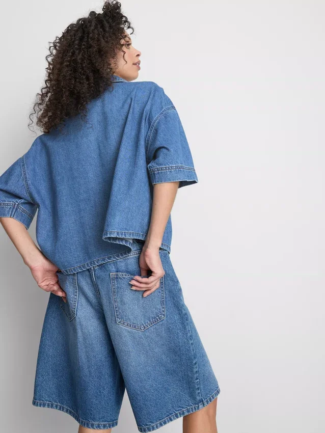 Denim-lyhythihainen shortsi