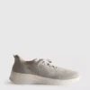Diamanttiyksityiskohdilla varustetut slip-on-tennarit