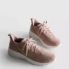 Diamanttiyksityiskohdilla varustetut slip-on-tennarit