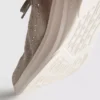 Diamanttiyksityiskohdilla varustetut slip-on-tennarit