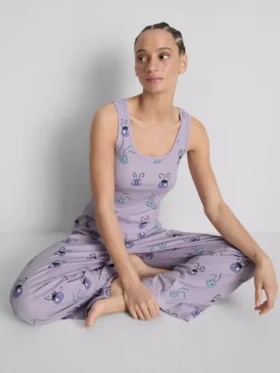 Disney Pixarin A Bug’s Life -pyjamat, jossa on ribbineulottu tankkitoppi