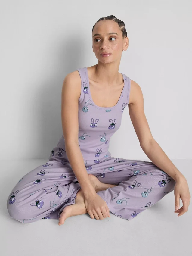 Disney Pixarin A Bug’s Life -pyjamat, jossa on ribbineulottu tankkitoppi