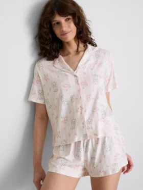 Disneyn Aristokissat -Marie-shortsit ja boyfriend-pyjamat