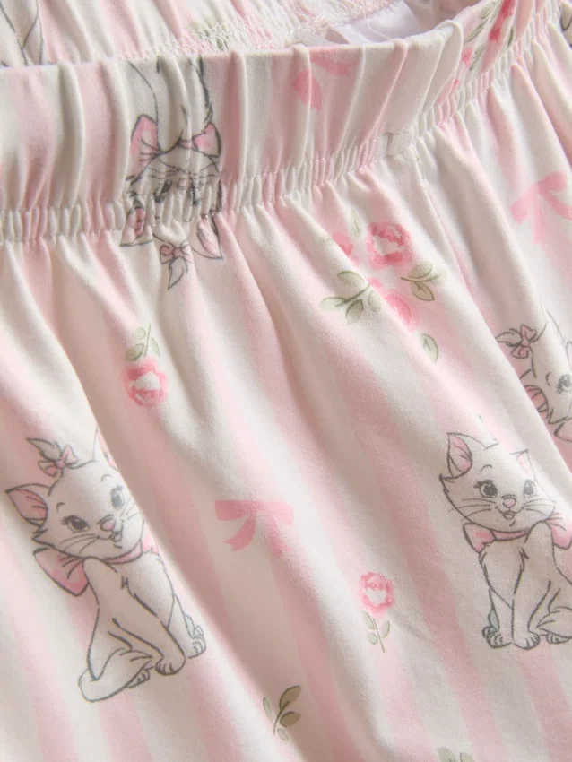 Disneyn Aristokissat -Marie-shortsit ja boyfriend-pyjamat
