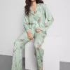 Disneyn Bambi-raidalliset boyfriend-pyjamat