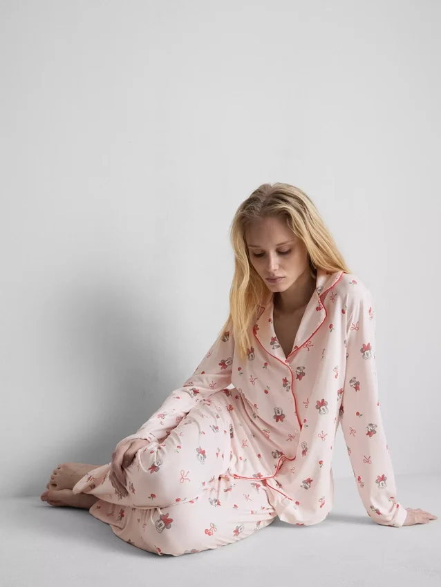 Disneyn Minnie Mouse -kuvioiset boyfriend-pyjamat