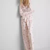 Disneyn Minnie Mouse -kuvioiset boyfriend-pyjamat