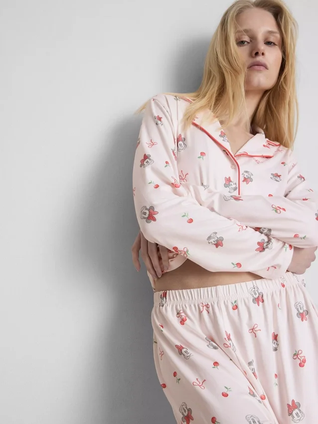 Disneyn Minnie Mouse -kuvioiset boyfriend-pyjamat