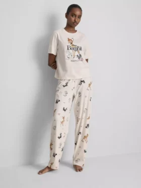 Disneyn puuvillaseoksesta valmistetut graafiset pyjamat