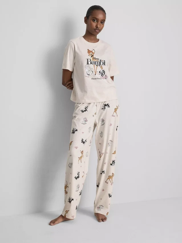 Disneyn puuvillaseoksesta valmistetut graafiset pyjamat