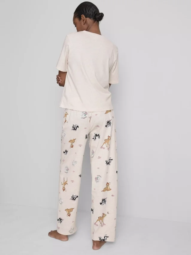 Disneyn puuvillaseoksesta valmistetut graafiset pyjamat