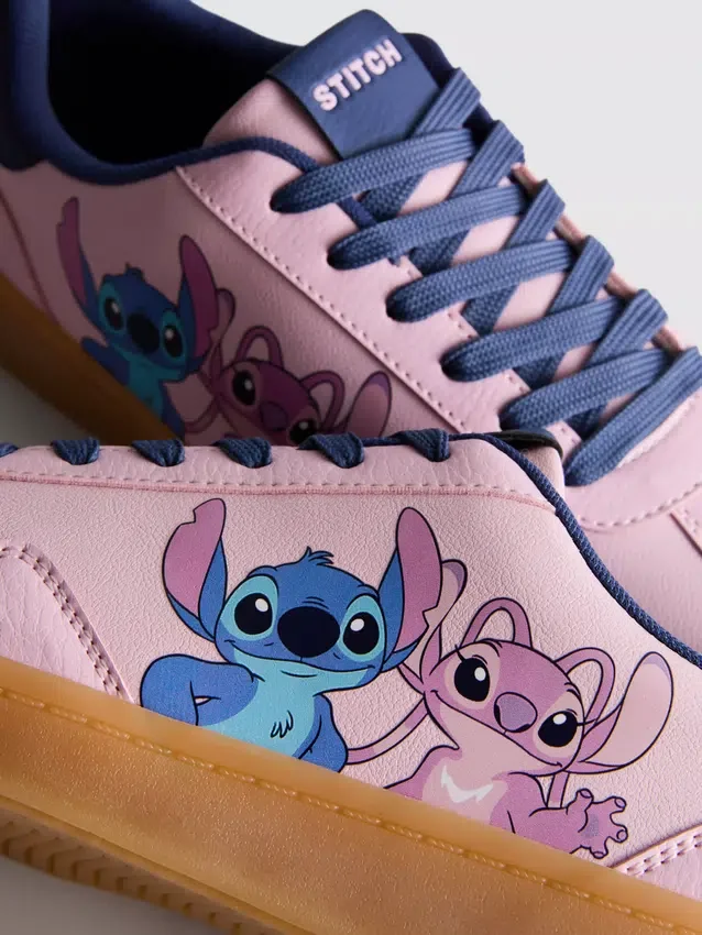 Disneyn Stitch-lenkkarit, kumipohja
