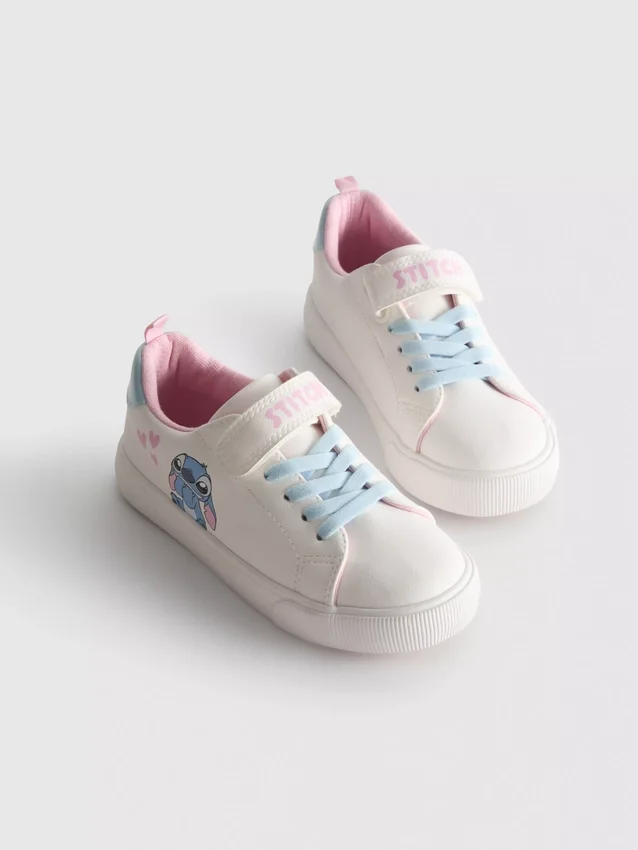 Disneyn Stitch-matalavartiset tennarit