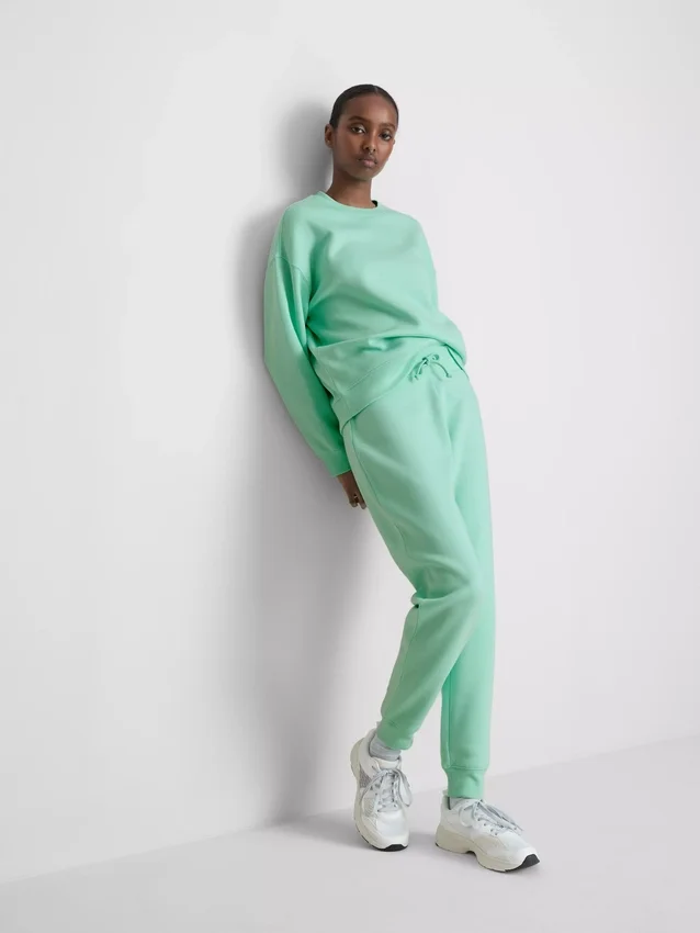 Essential Active -huppari