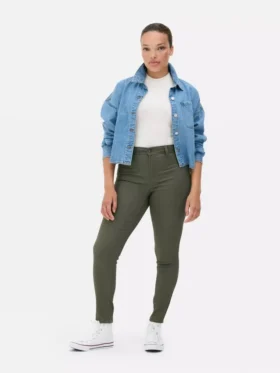 Essential-malliset keskikorkeat skinny-farkut | tavallinen
