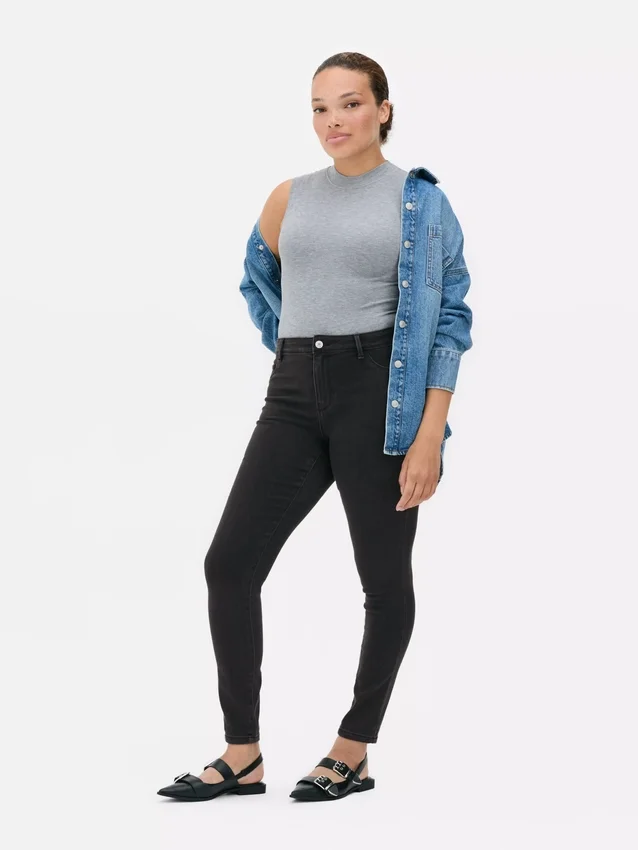 Essential-malliset keskikorkeat skinny-farkut | tavallinen