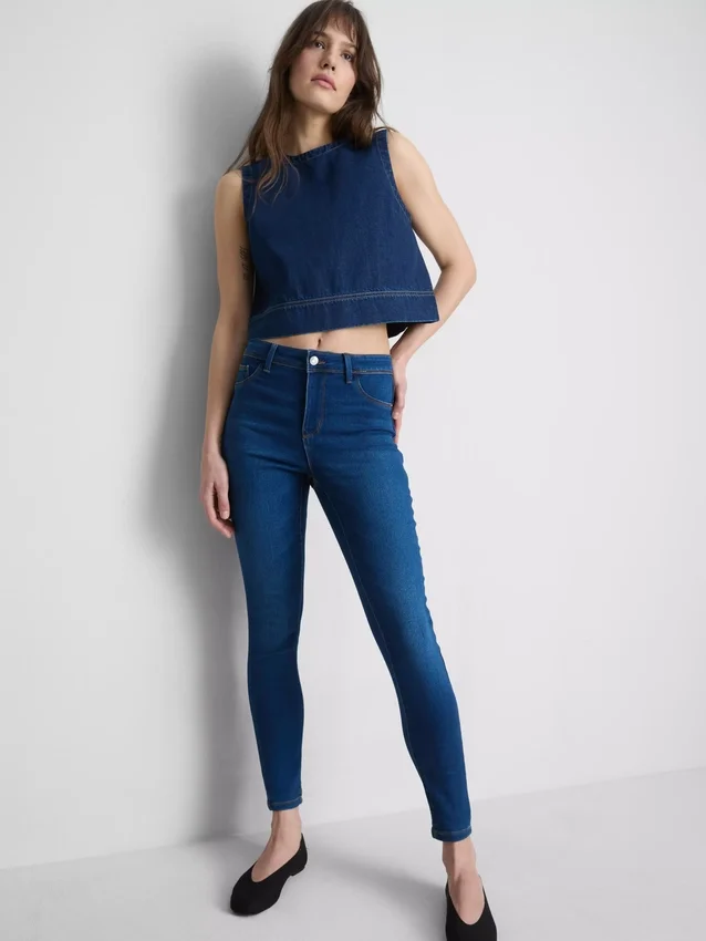 Essential-malliset keskikorkeat skinny-farkut | tavallinen