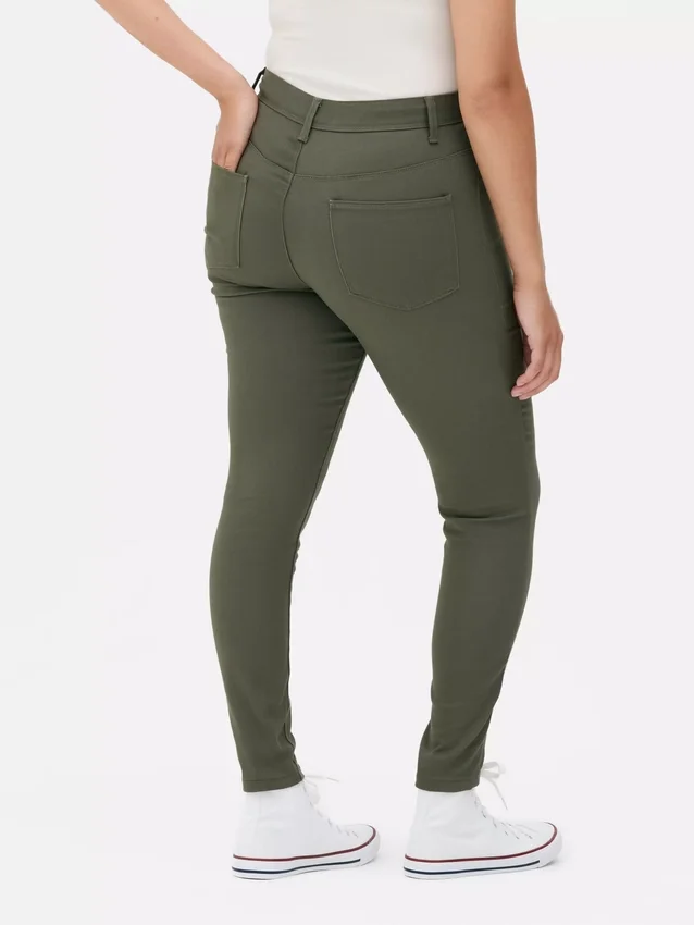 Essential-malliset keskikorkeat skinny-farkut | tavallinen