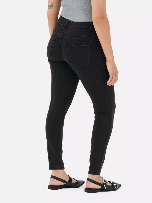 Essential-malliset keskikorkeat skinny-farkut | tavallinen